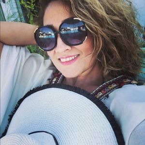 Meet your Posher, Hamideh